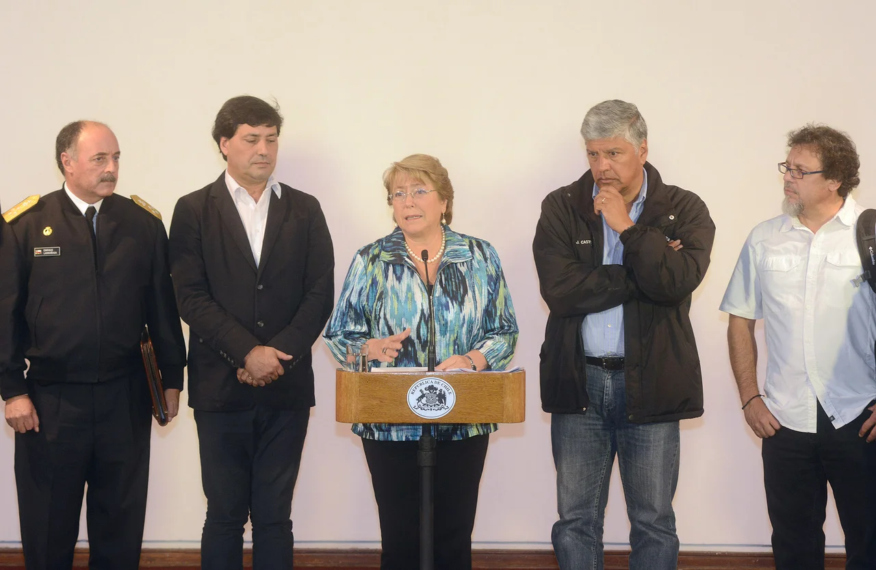 The Chilean president Michelle Bachelete makes statements regarding the declaration of emergency in Valparaíso following a catastrophic fire occuring from the 12 April, 2014.