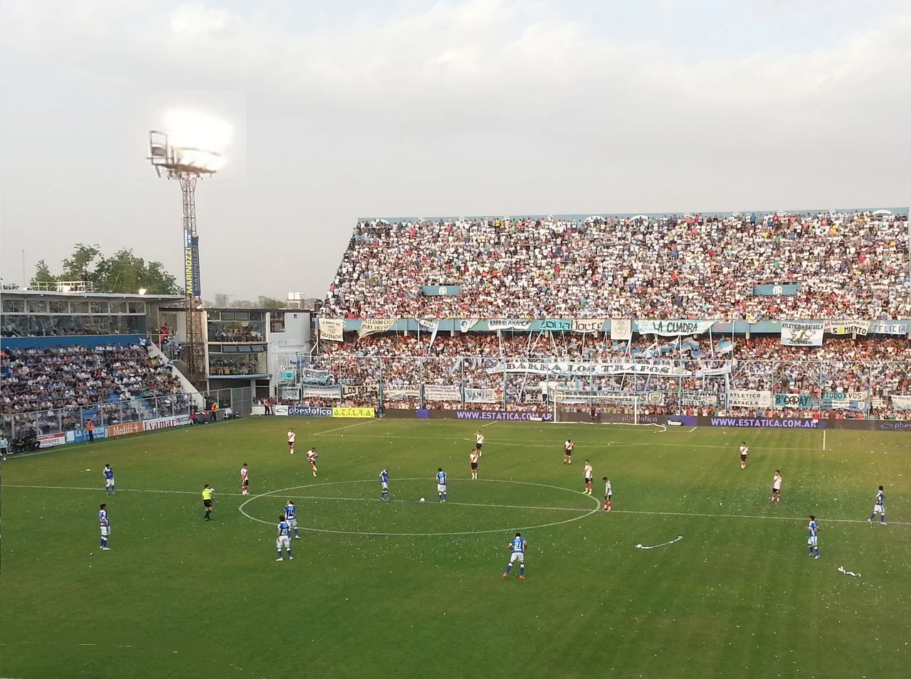 Tribuna popular estadio Nuevo Monumental Atl. Rafaela