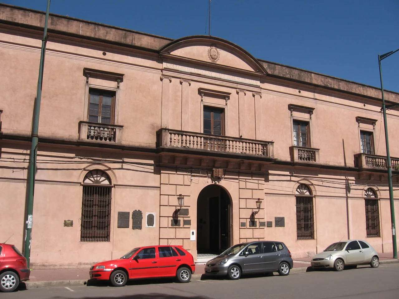 Fachada exterior del Colegio Urquiza