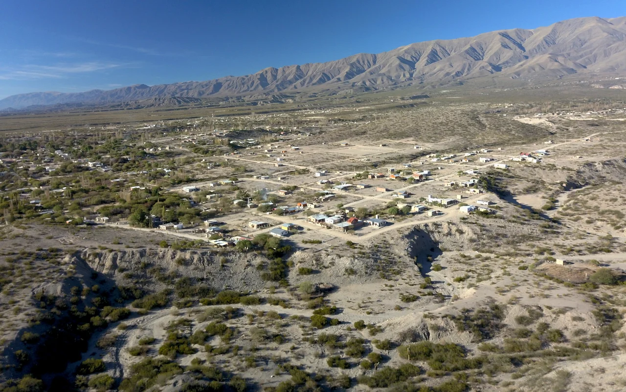 Aerial shot of Amaicha del Valle (Argentina) from the south, facing NE. Taken with DJI Mavic Pro.