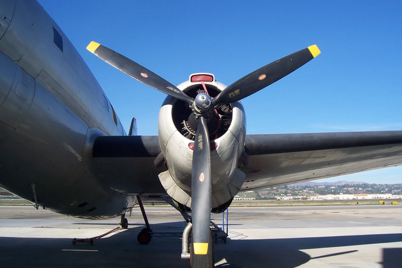 Propeller Curtiss C-46 Commando 'China Doll'