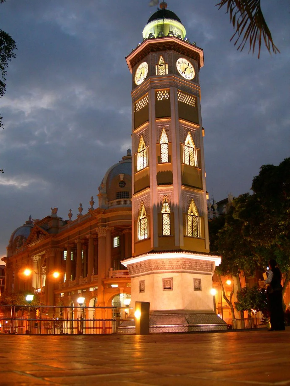 Torre del Reloj en el Malecon de Guayaquil (Ecuador)