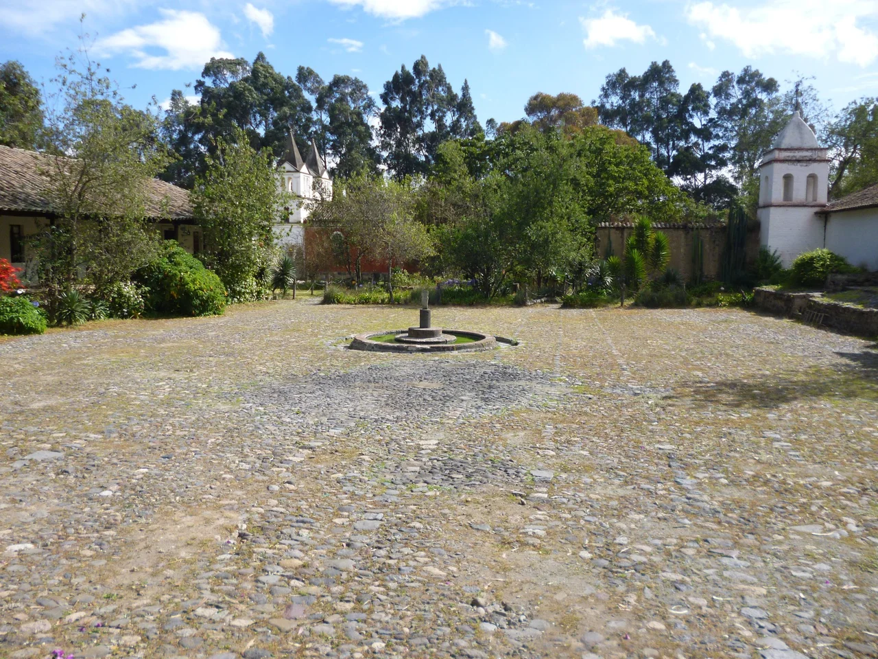 Courtyard view of Hacienda Guachalá.