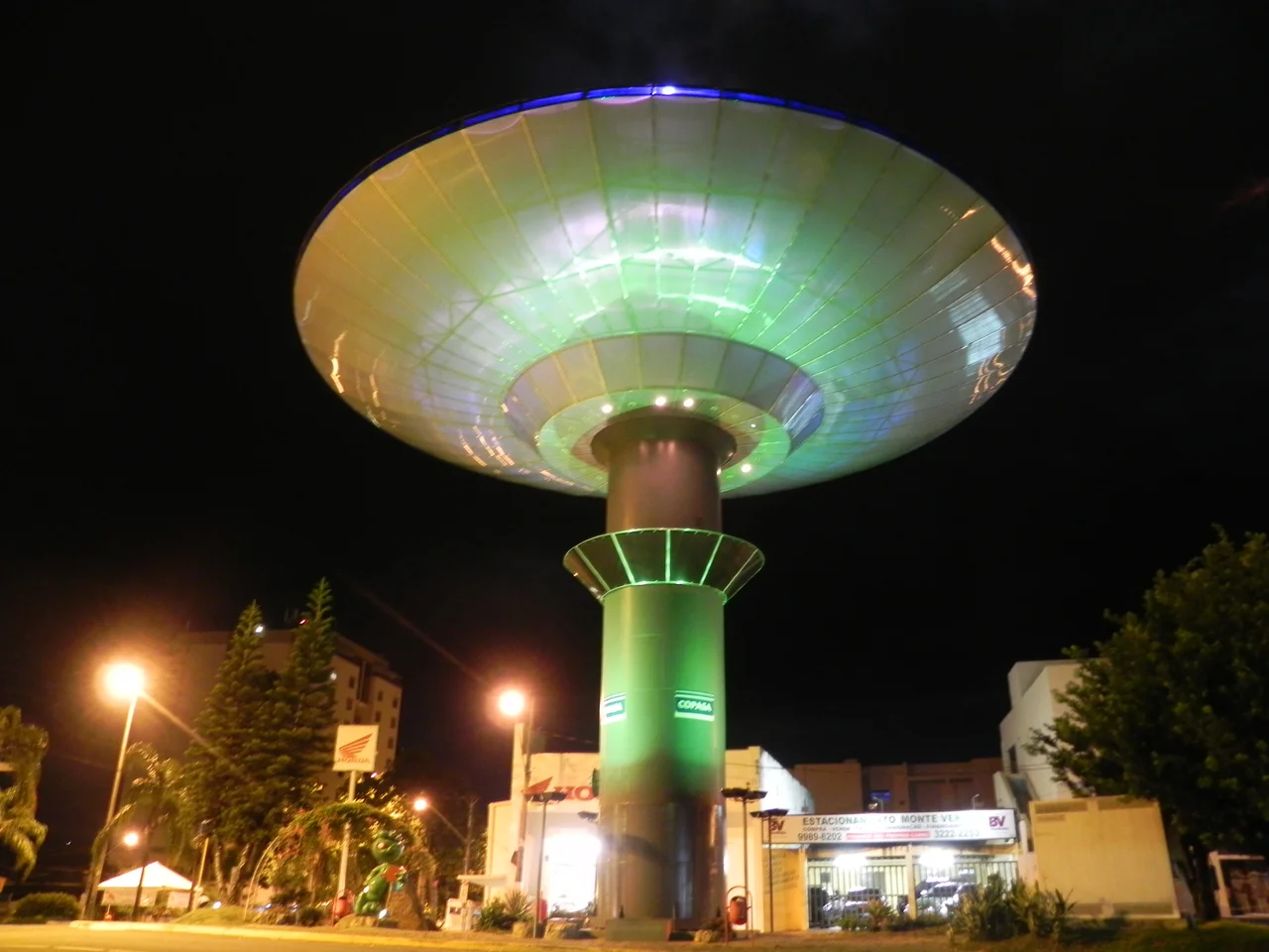 Nave espacial iluminada Varginha