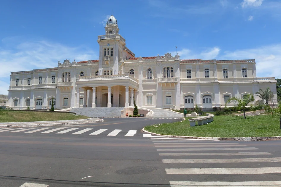 Prefeitura de Araguari/MG.