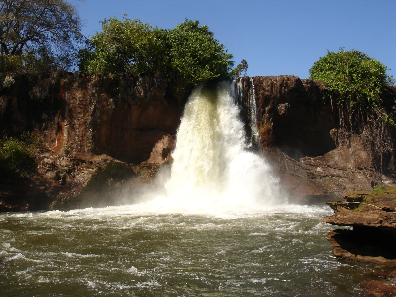 Waterfall inside the en:Chapada das Mesas National Park.
