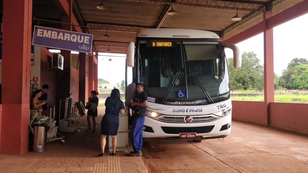 Ouro e Prata bus at Santarém bus terminal, Santarém, Pará, Brazil
