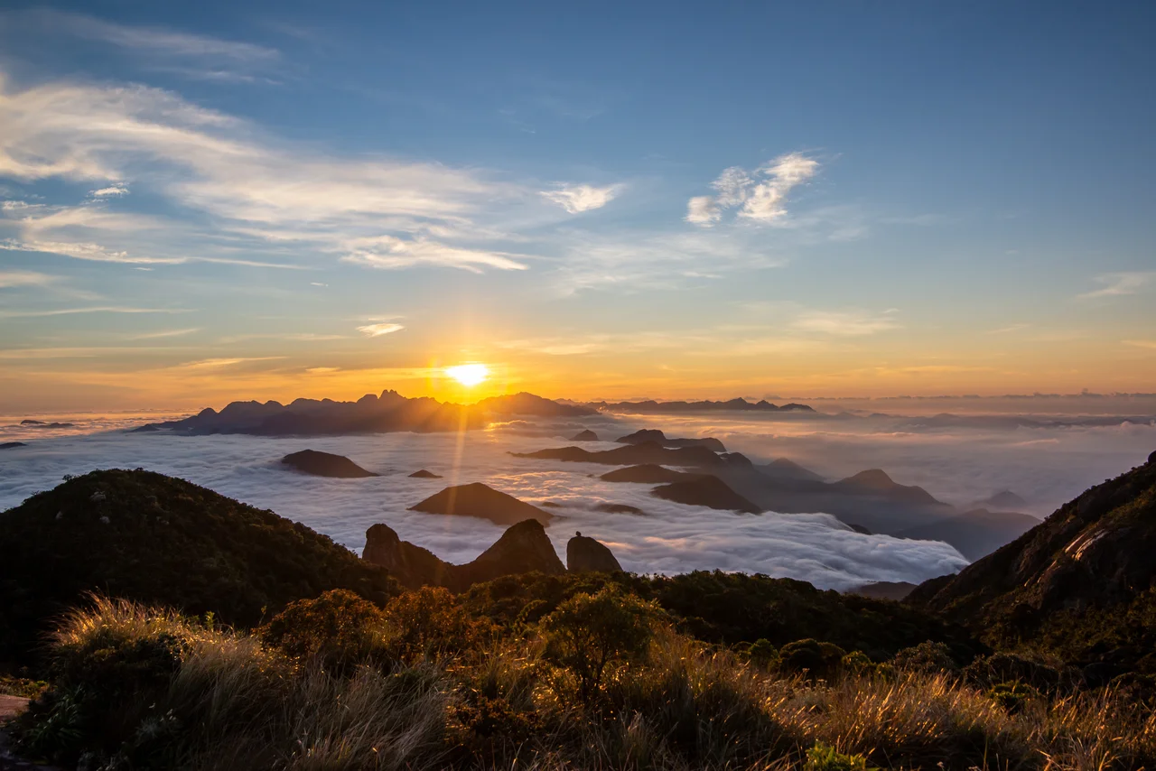 Escalavrado, Dedo de Nossa Senhora, Dedo de Deus e Pedra do Sino.