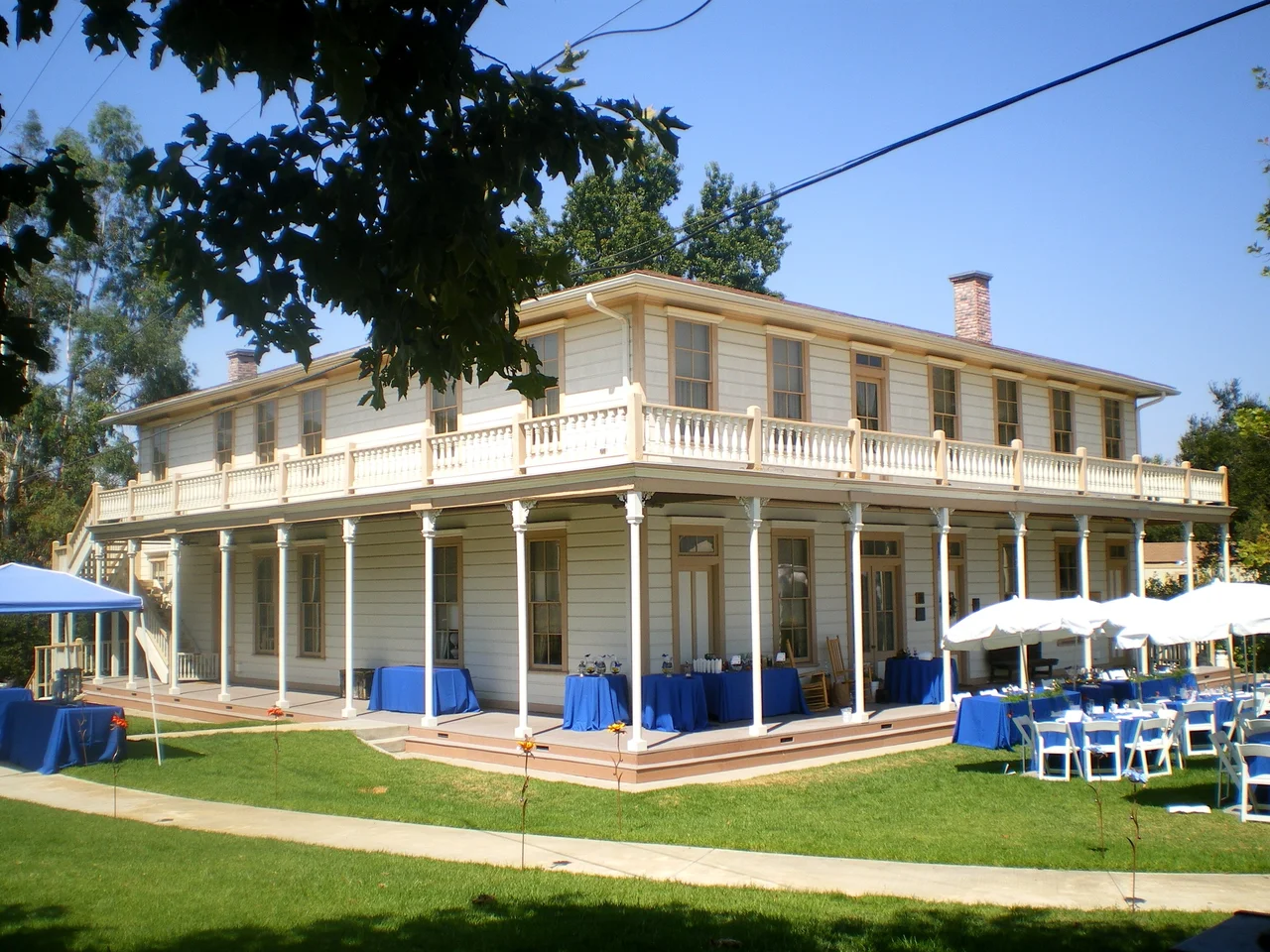 Stagecoach Inn, 51 Ventu Park Rd., Newbury Park, California