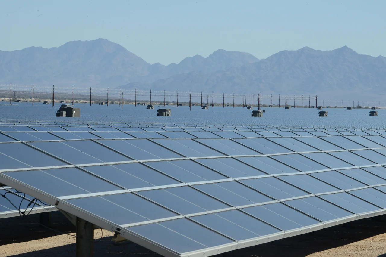 02-09-15 First Solar Desert Sunlight Solar Farm
Desert Sunlight Solar Farm