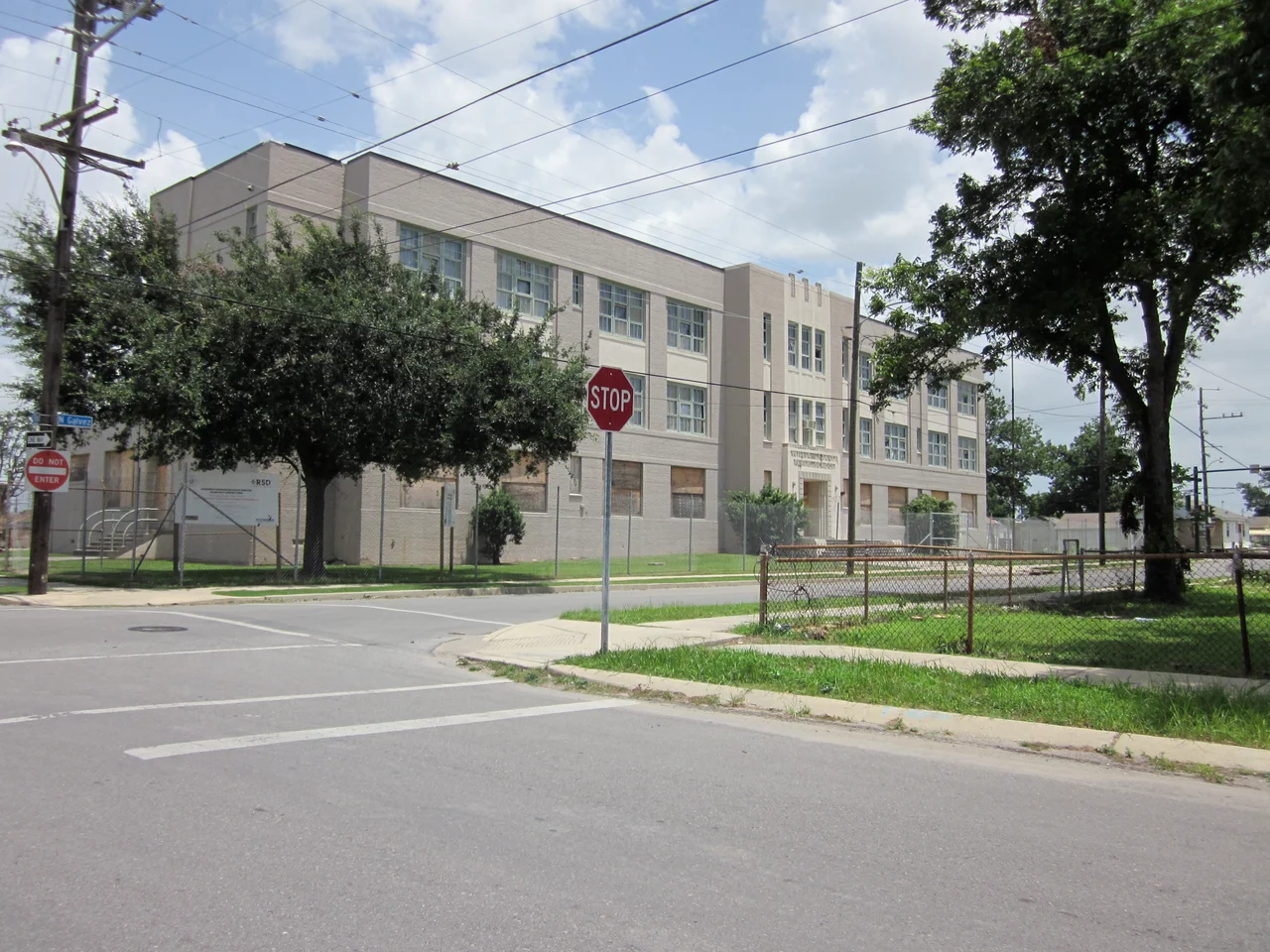 William Frantz Elementary School building, New Orleans.
View at Pauline & Galvez Streets.