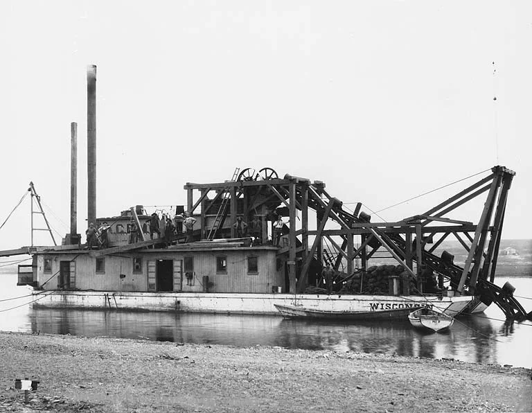 Caption on image: "Dredging on Snake River, Nome" Original image in Hegg Album 30, page 36 . Original photograph by Eric A. Hegg 1358; copied by Webster and Stevens 190.A . Nome Gold Rush.
Subjects (LCTGM): Dredges--Alaska--Nome; Rivers--Alaska--Nome; Gold dredging--Alaska--Nome
Subjects (LCSH): Wisconsin (Ship); Snake River (Nome, Alaska)