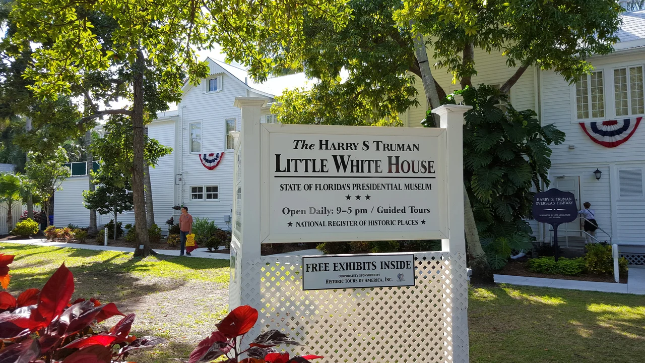 The Harry S. Truman Little White House, Key West, Florida, U.S.
This is an image of a place or building that is listed on the National Register of Historic Places in the United States of America. Its reference number is 74000652 (Wikidata).