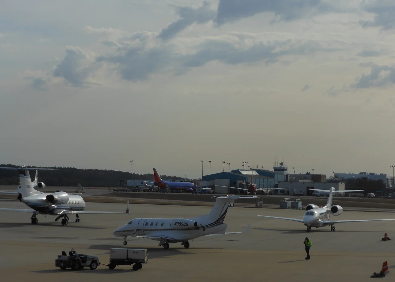Satellite view of Raleigh–Durham International Airport via NASA World Wind 1.3.5