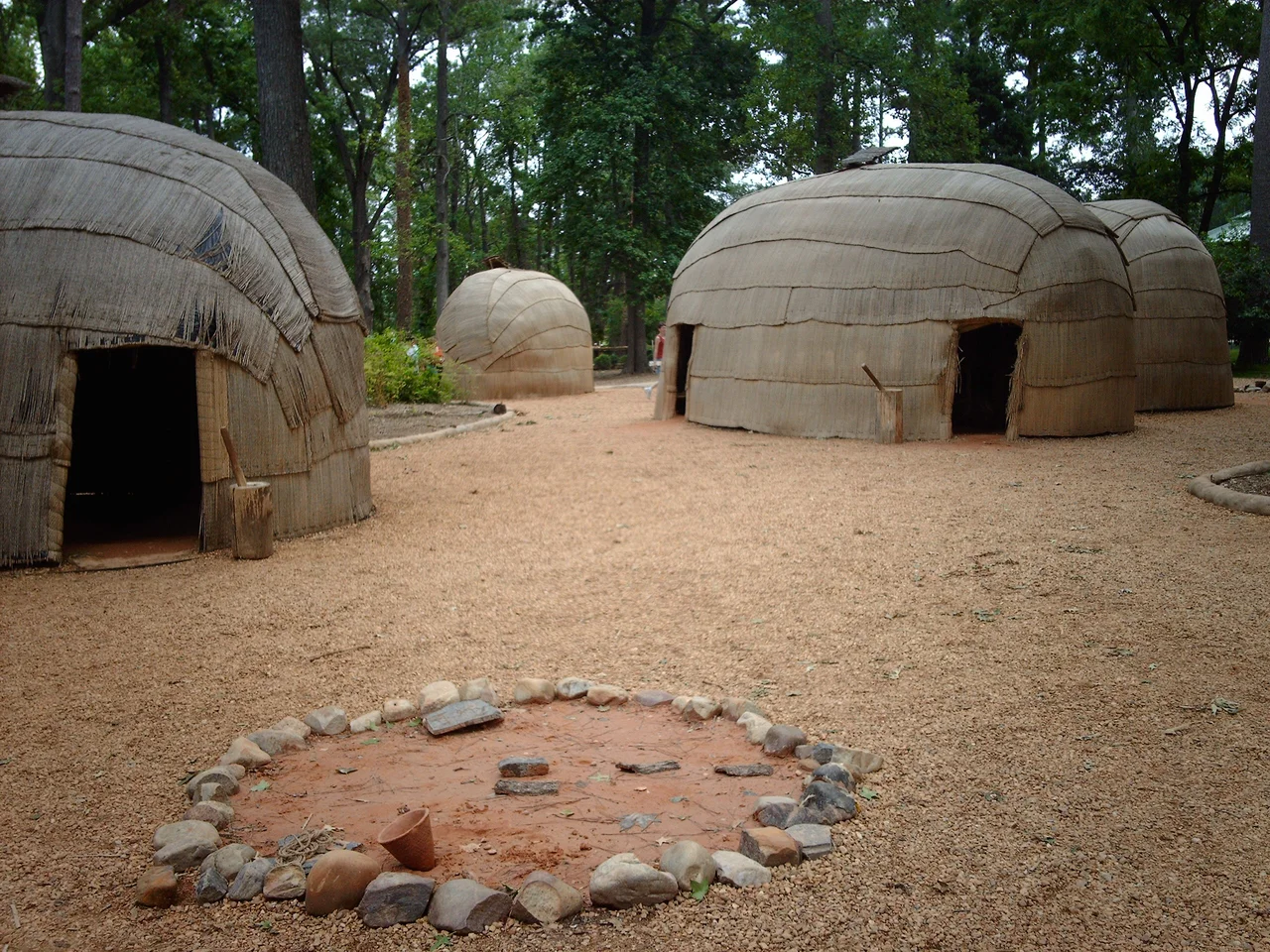 Jamestown Settlement, Powhatan Village
Category:National parks of the United States
Category:Images of Virginia