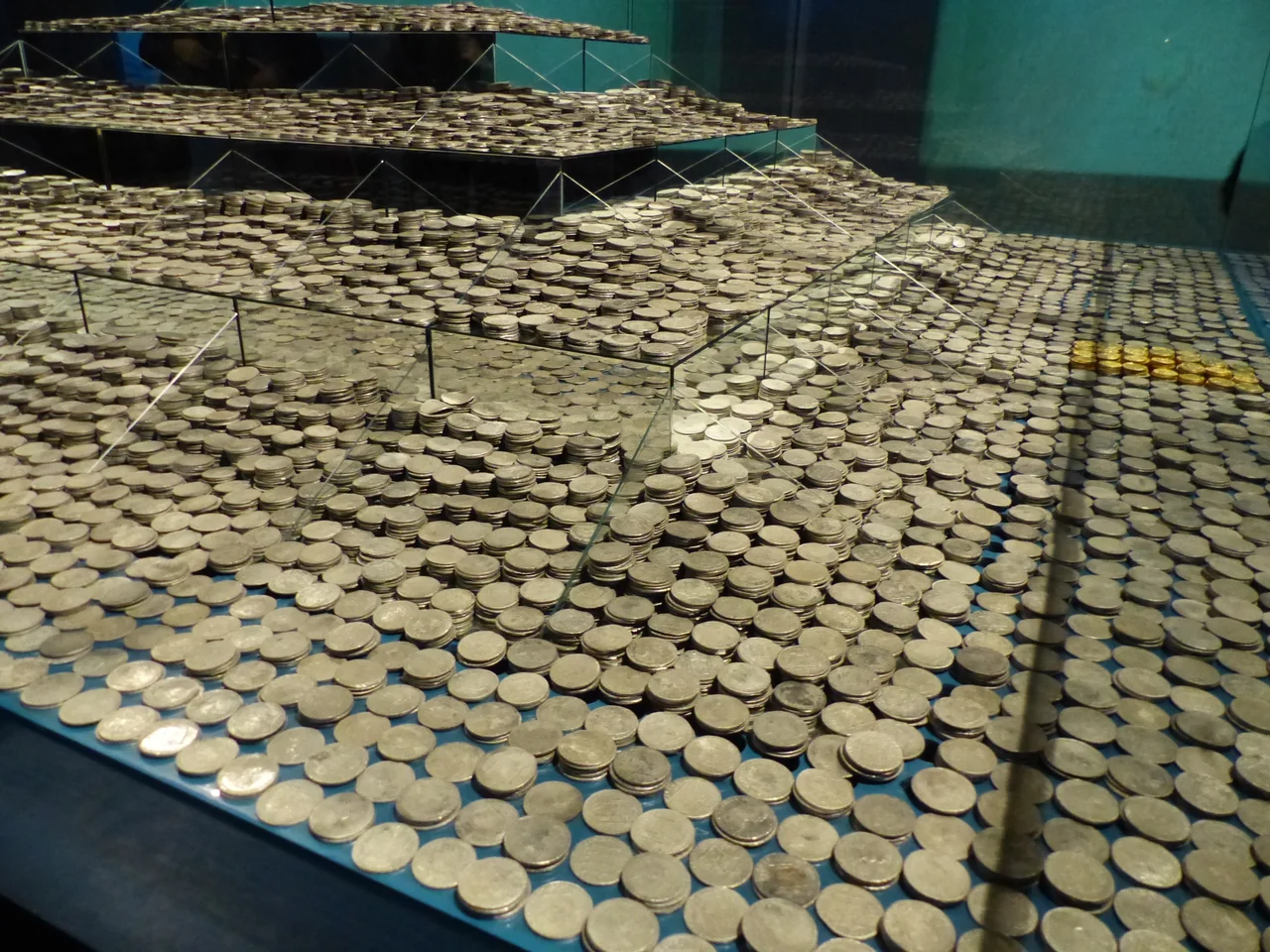 Monedas encontradas en los restos de Nuestra Señora de las Mercedes.