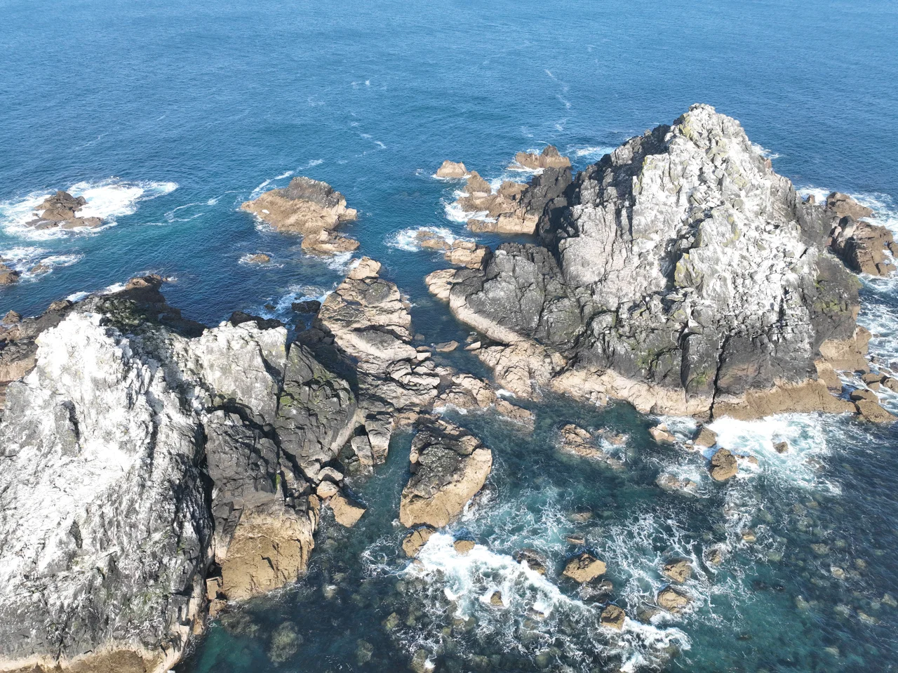 Bollowal Barrow Cape Cornwall and the Brisons at Carn Gloose by Kernow Skies