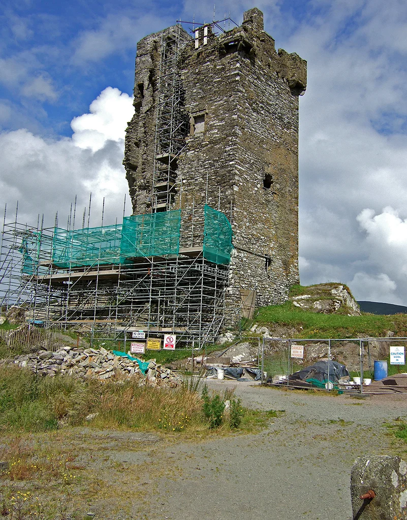 Castledonovan Castle Previously in a precarious state of preservation having suffered severe damage by Cromwell's army in 1650, the castle is currently undergoing repair and restoration. What was the chief seat of the O'Donovan clan, stands on a rocky outcrop on the eastern bank of the River Ilen. No definitive date can be given for the building of Castledonovan, but it is reputed to have been in about 1560 by Domhnall a'Croichinn.