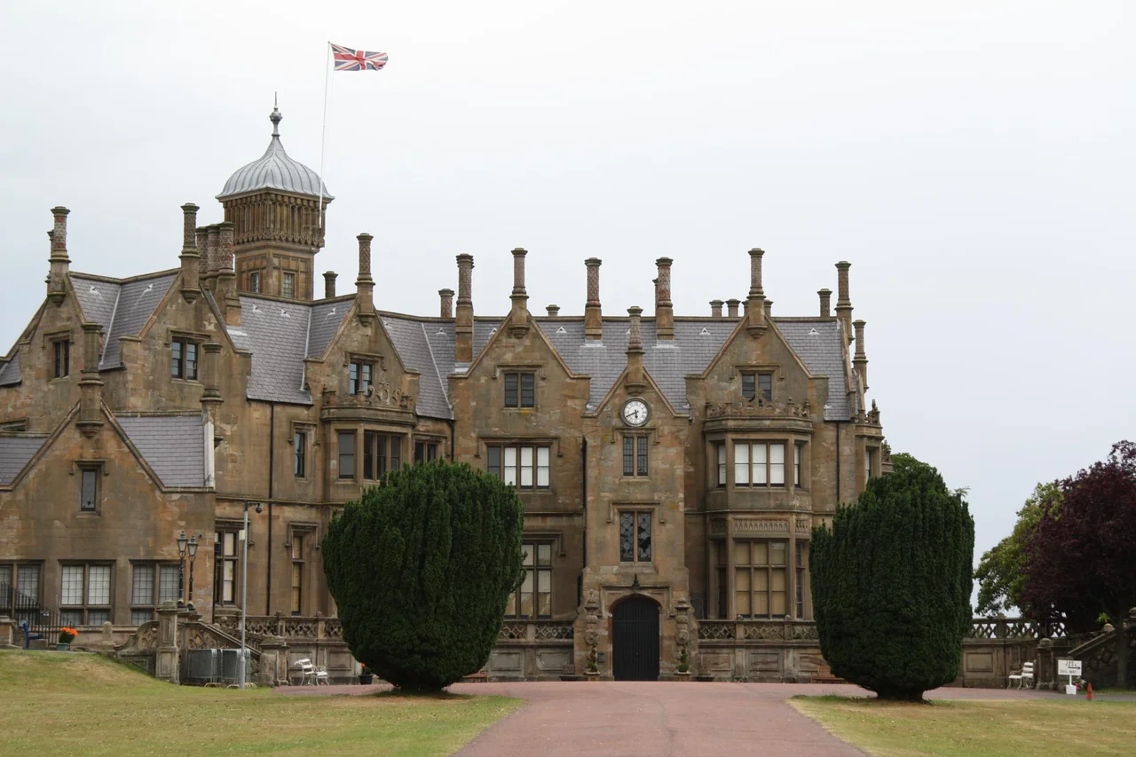 Brownlow House aka Lurgan Castle.
Elizabethan style mansion