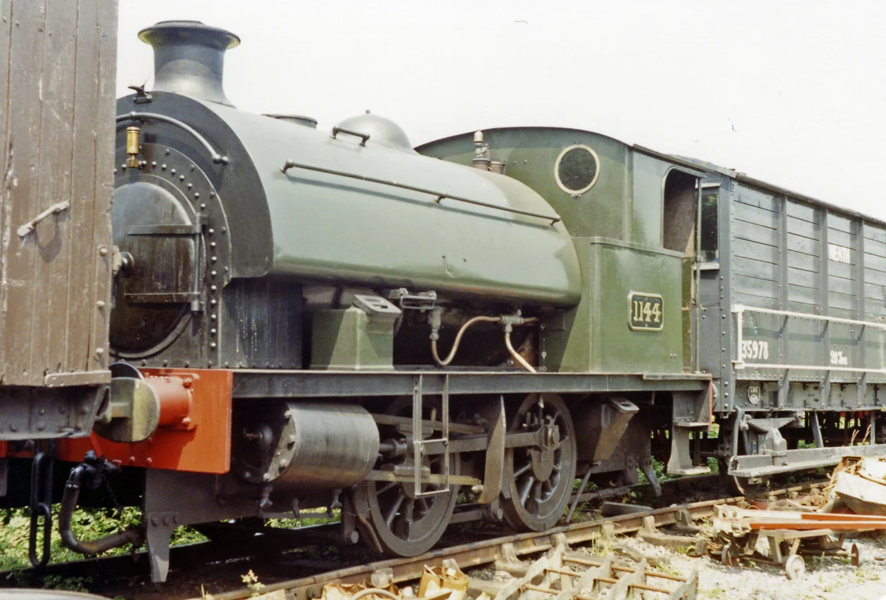 Former GWR 0-4-0ST on Gwili Railway at Bronwydd Arms, 1992.
Acquired by the heritage Gwili Railway, but currently working on Bryan Nicholl's private sidingat at Gotherington (Gloucestershire &amp; Warwickshire Railway), No. 1144 had been until 9/48 GWR No. 974, built by Hawthorn Leslie in 1909 for the Swansea Harbour Trust and withdrawn by BR in 1/60.