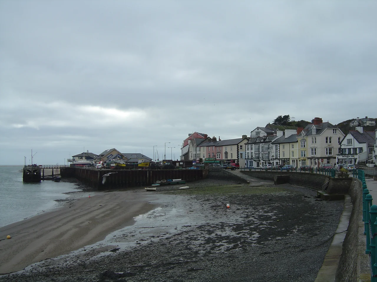 Aberdyfi harbour
Deutsch: Aberdyfi: hafen
Euskara: Aberdyfiko malekoia
Italiano: Panorama di Aberdyfi
Português: O porto de Aberdyfi