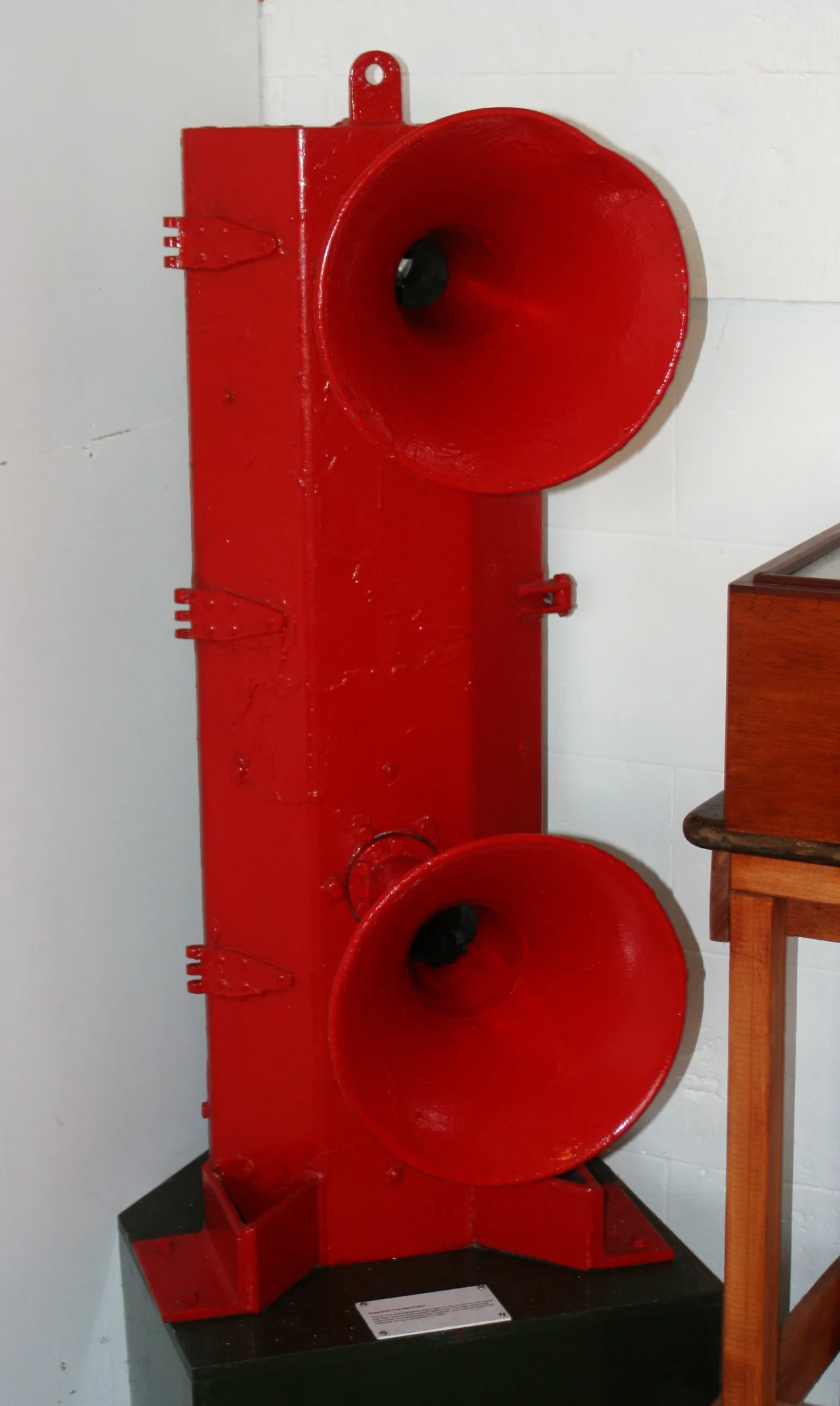 SuperTyfon fog signal bank, from the Needles lighthouse.  This signal bank was removed in 1994. Displayed at Hurst Castle.
