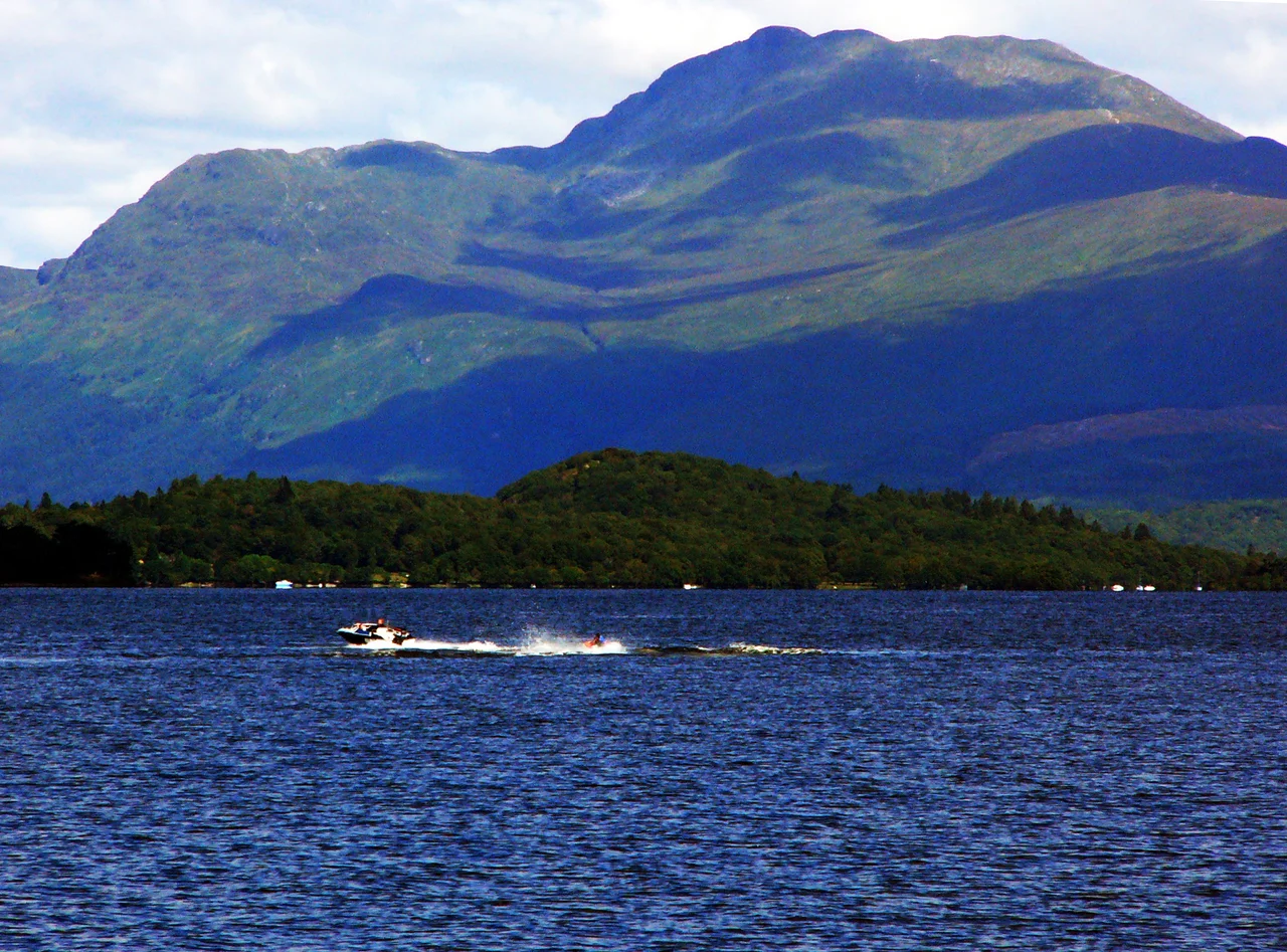 Loch Lomond Lomond Mountain.jpg