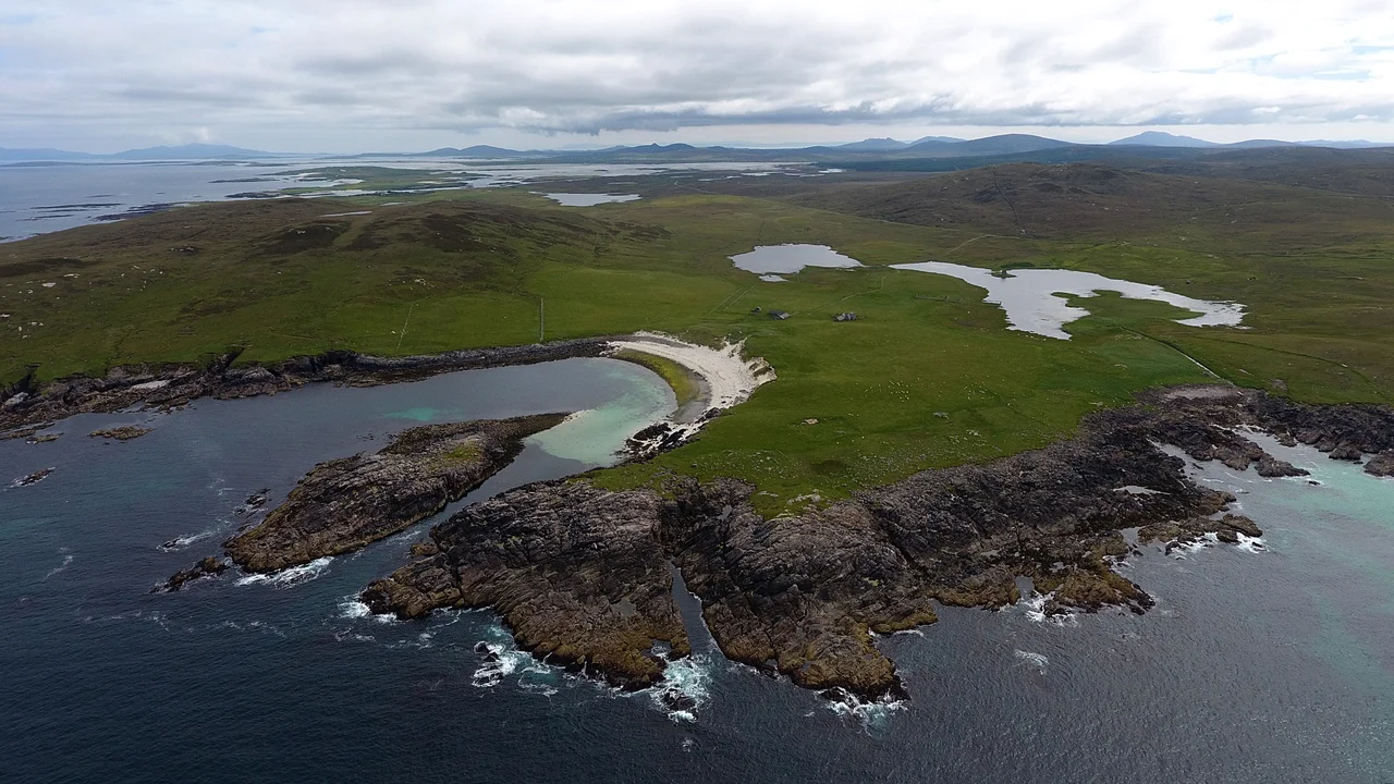 Scolpaig Bay, Loch Scolpaig and Beinn Scolpaig, North Uist