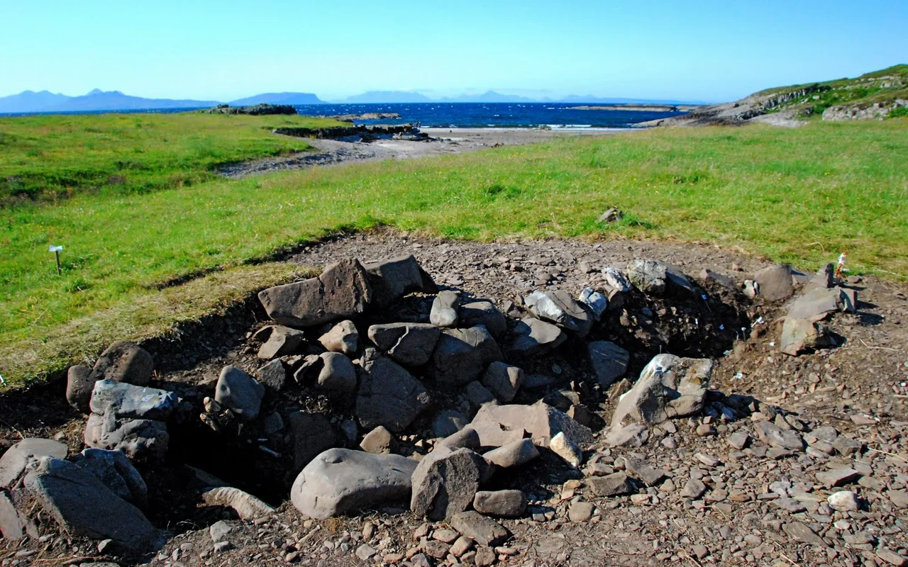 Photograph of the Ardnamurchan Viking boat grave site, near Ockle in Scotland, taken by Jon Haylett.