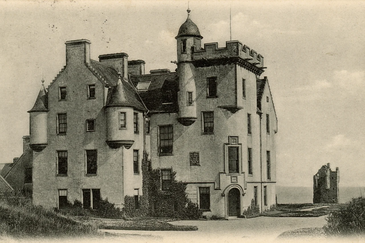 Postcard of Keiss Castle, Scotland, circa 1907. Published by Valentine &amp; Sons. The New Keiss Castle is in the foreground with the old Keiss Castle in the background.