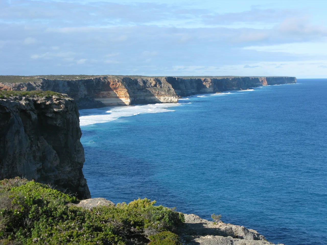 Author: Laurent MARSOL
Source: made with my Canon camera on 14/09/2010

Comment: The Great Australian Bight at Toolina Cove, Nuytsland Nature Reserve, 2010.