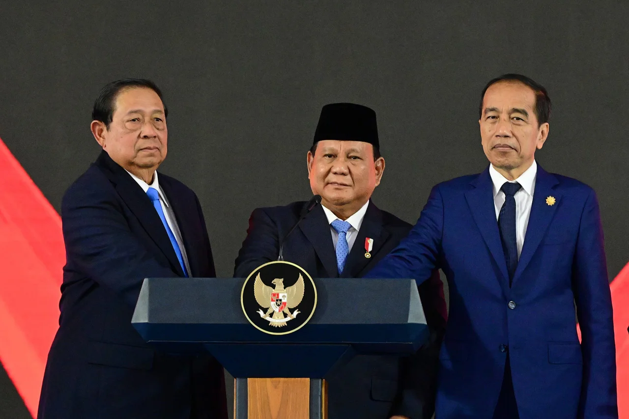 Launching of Daya Anagata Nusantara (Danantara) by Indonesian President Prabowo Subianto. From left-to-right: Susilo Bambang Yudhoyono, Prabowo Subianto, Joko Widodo.