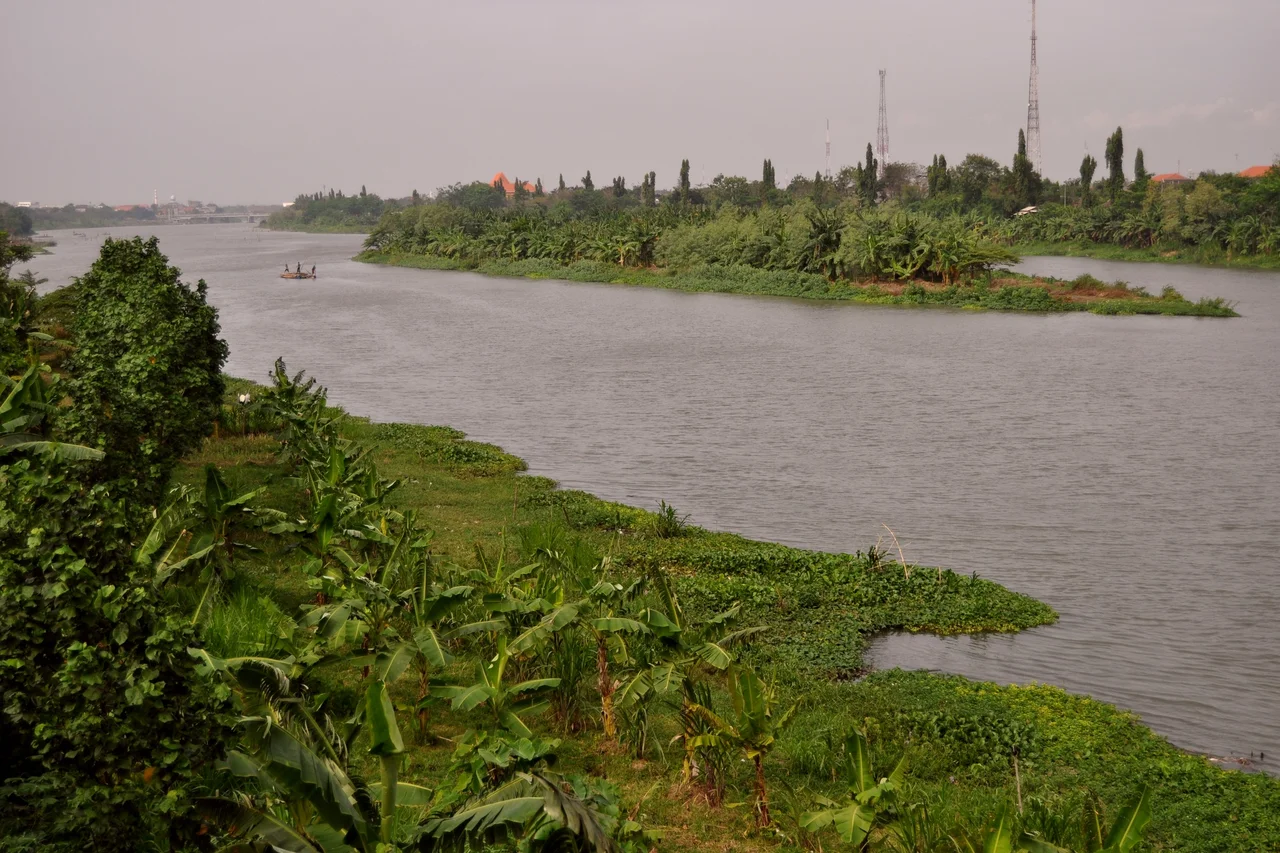 Brantas river passing Kediri city.