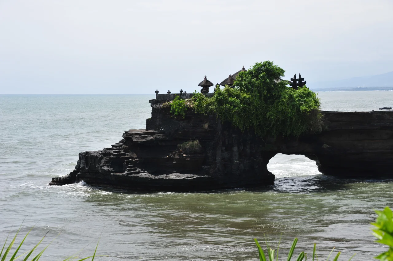 Pura Batu Balong, hindu temple, Bali, 300 m north of Tanah Lot