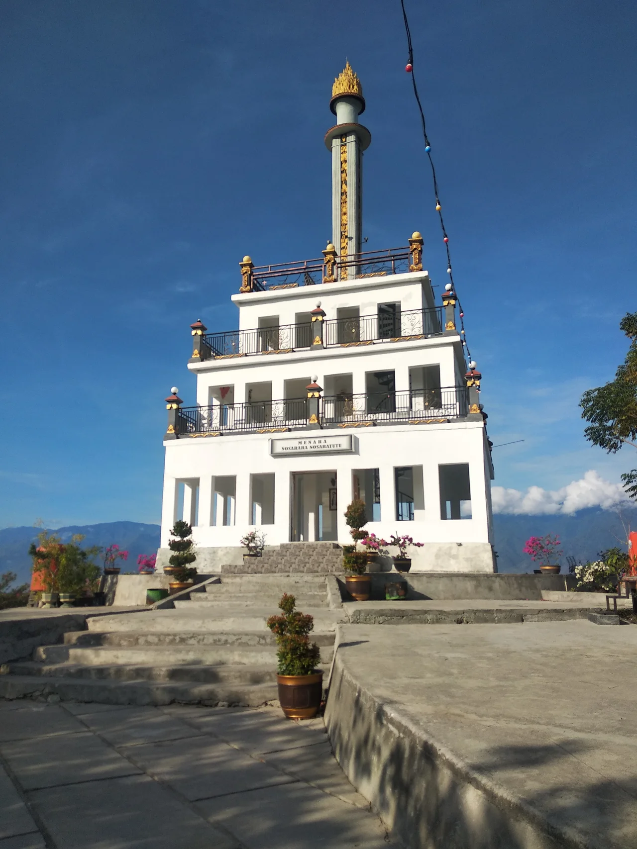 Tugu Perdamaian Nosarara Nosabatutu di Palu, Sulawesi Tengah