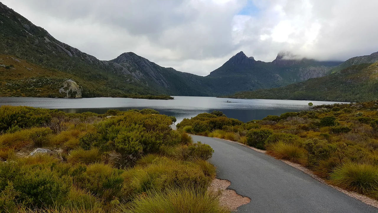 Dove Lake Circuit Walk, Cradle Mountain, Tasmania, Australia