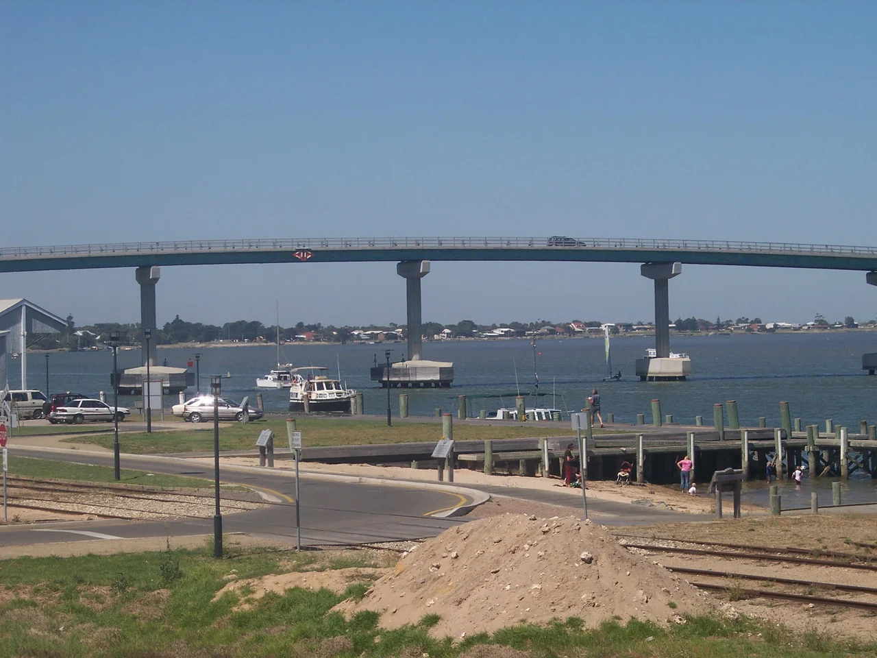 The bridge over the Murray River which links Goolwa to Hindmarsh Island.