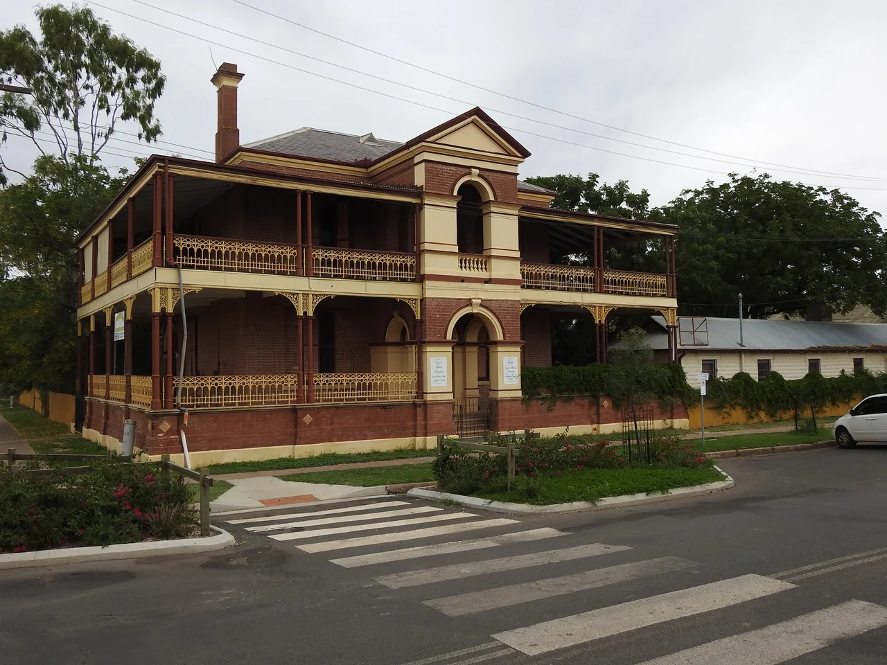 Photograph of London Bank building, Sturt Street. Now a guest house. Bourke, Bourke region, New South Wales, Australia (Apr 2021).