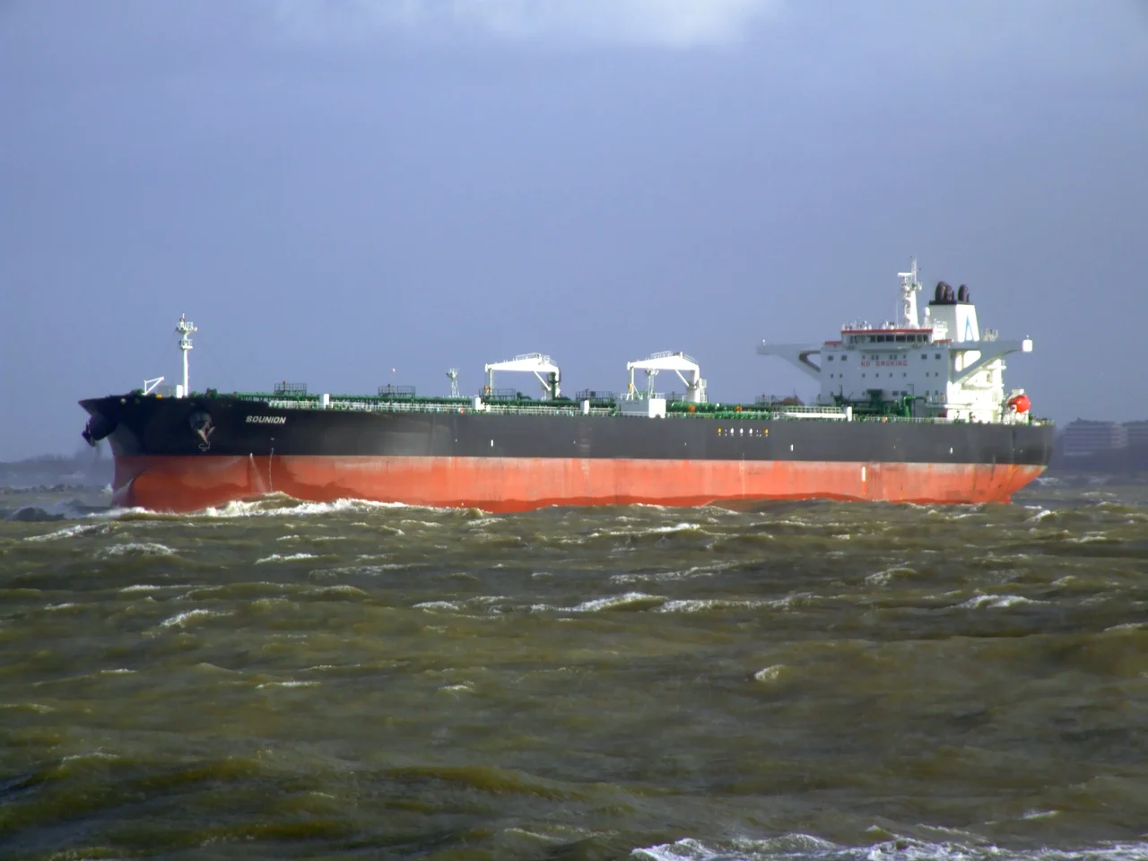 Sounion IMO 9312145 leaving Port of Rotterdam, Holland 21-Jan-2007.