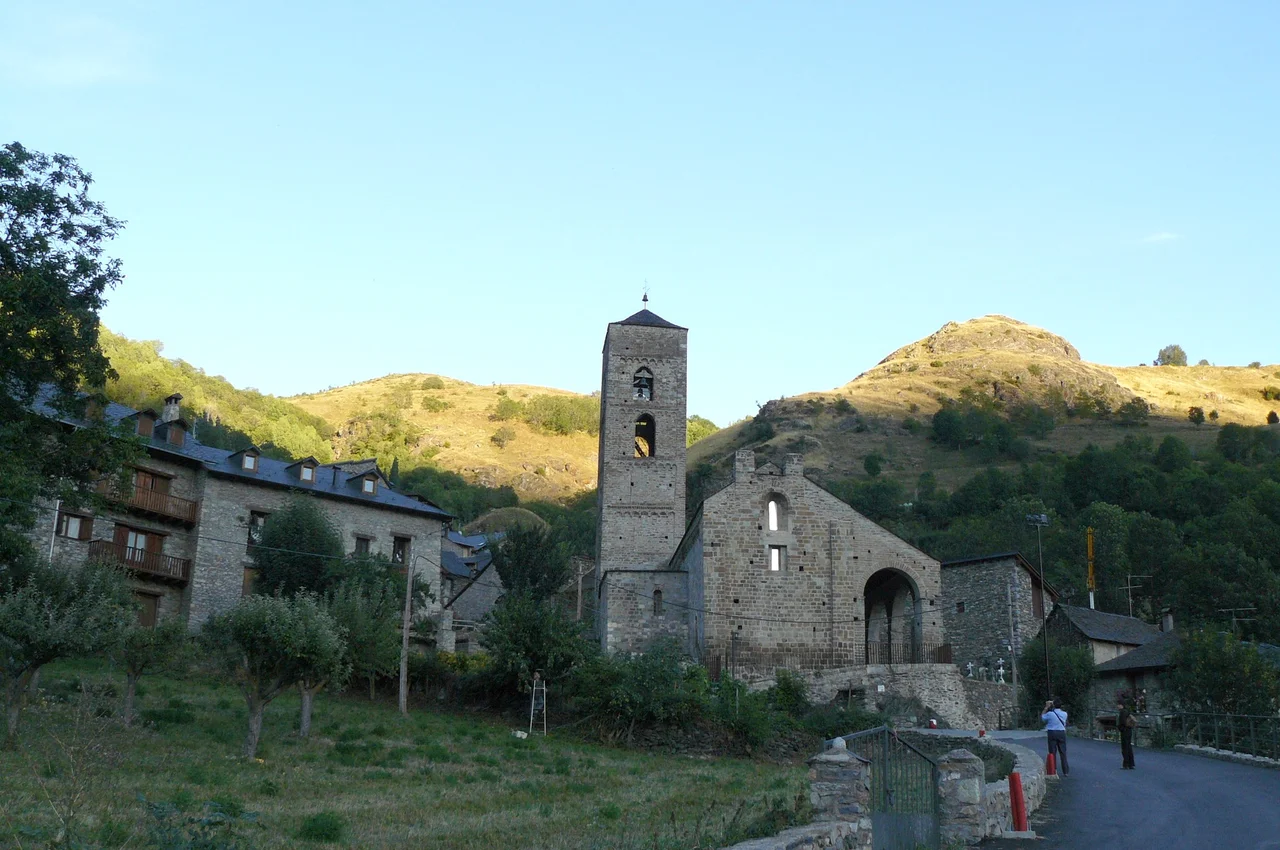 Parte del pueblo de Durro e iglesia de la Nativitat
This is a photo of a monument listed in the Catalan heritage register of Béns Culturals d'Interès Nacional and the Spanish heritage register of Bienes de Interés Cultural under the reference RI-51-0007216.
