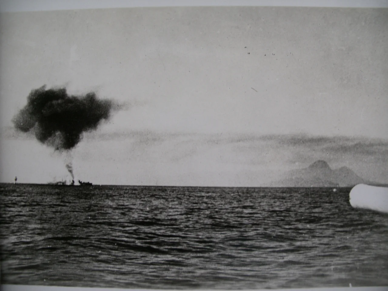 Italian cruiser Bartolomeo Colleoni under attack from HMAS Sydney and destroyer flotilla
