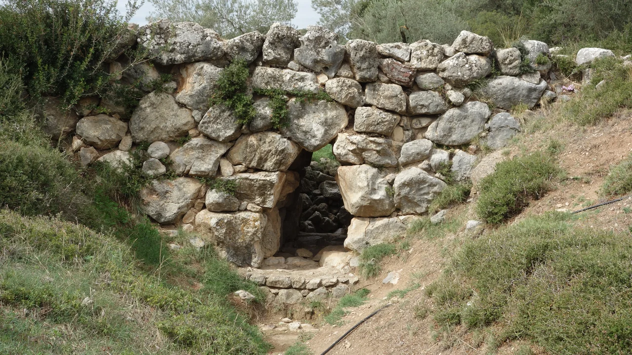 Surviving example of Mycenaean bridge construction in Argolis, Peloponnesos