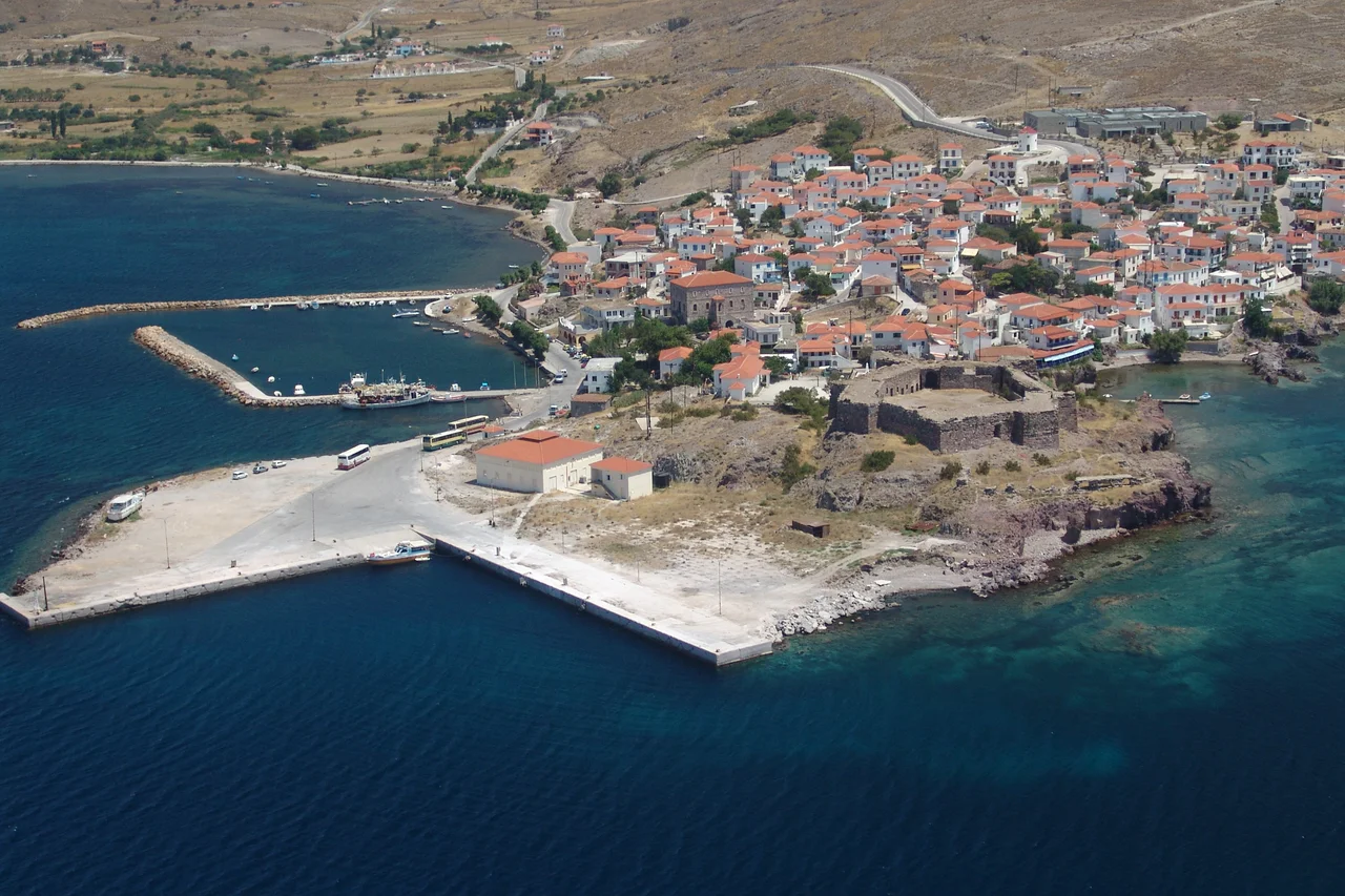 Aerial view of Sigri in summer 2004.
