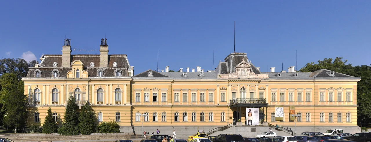 The former Royal Palace in Sofia, nowadays National Art Gallery. The building was constructed in two stages starting in 1880, during Knyaz Alexander Battenberg rule, under the design by the architect Viktor Rumpelmayer. Additional wing was added by the architect Friedrich Grünanger during Tsar Ferdinand I rule.