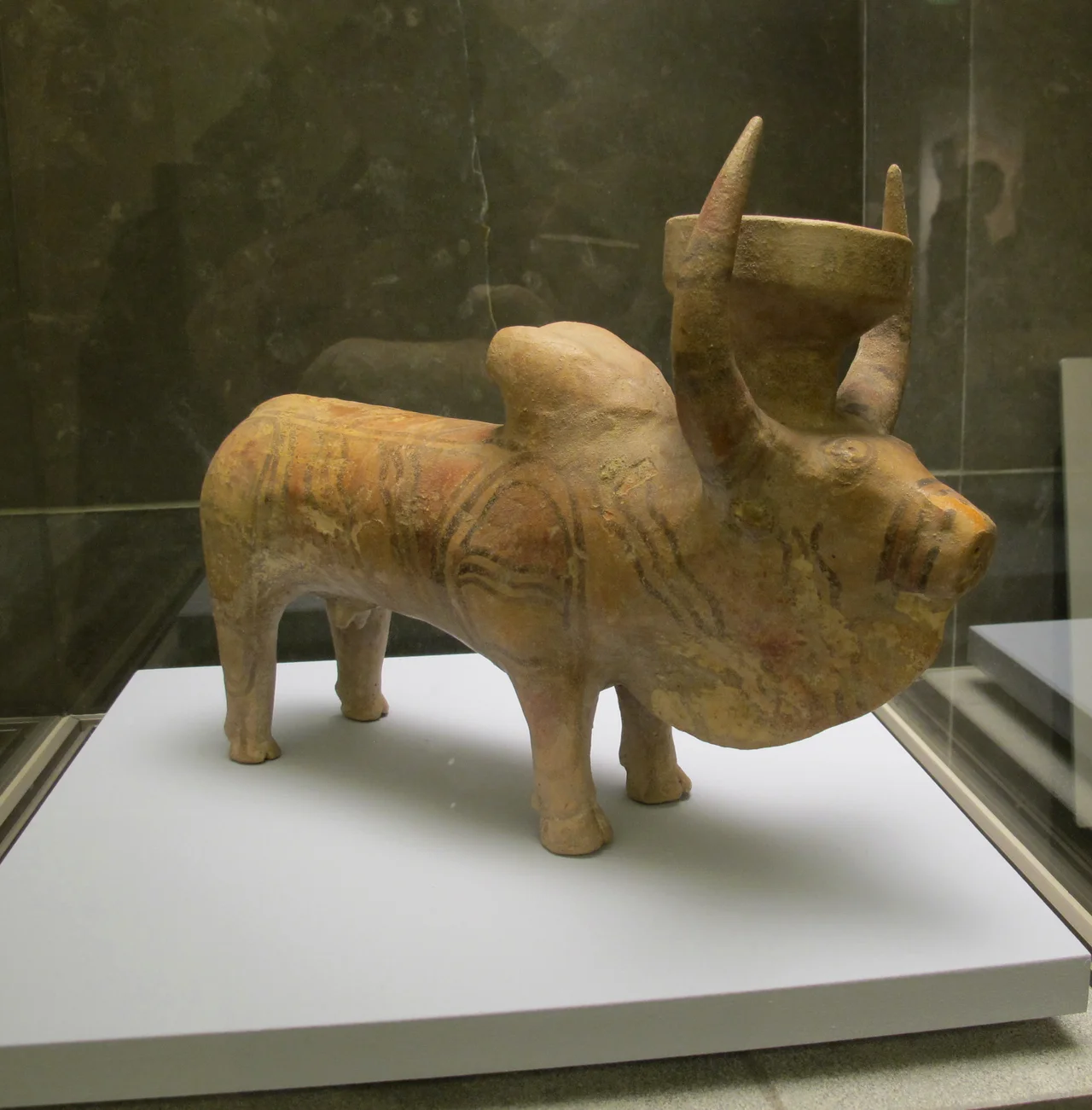 Rhyton (drinking vessel), zebu shaped. Painted terracotta. Pakistan, Nindowari site, 2300-2000 BCE, Kulli culture, the time of the Indus civilization. Guimet Museum, Paris.