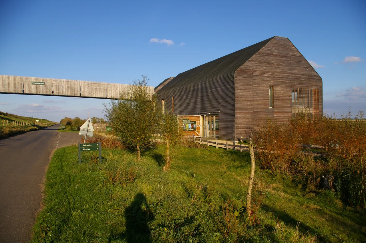 Welney Wetland Centre The Welney Wetland Centre is run by the Wildfowl and Wetlands Trust. The Welney washes are across the bridge, past the road and the New Bedford River. The visitor centre has a cafe, which acts as a useful source of tea and cake for tired cyclists.