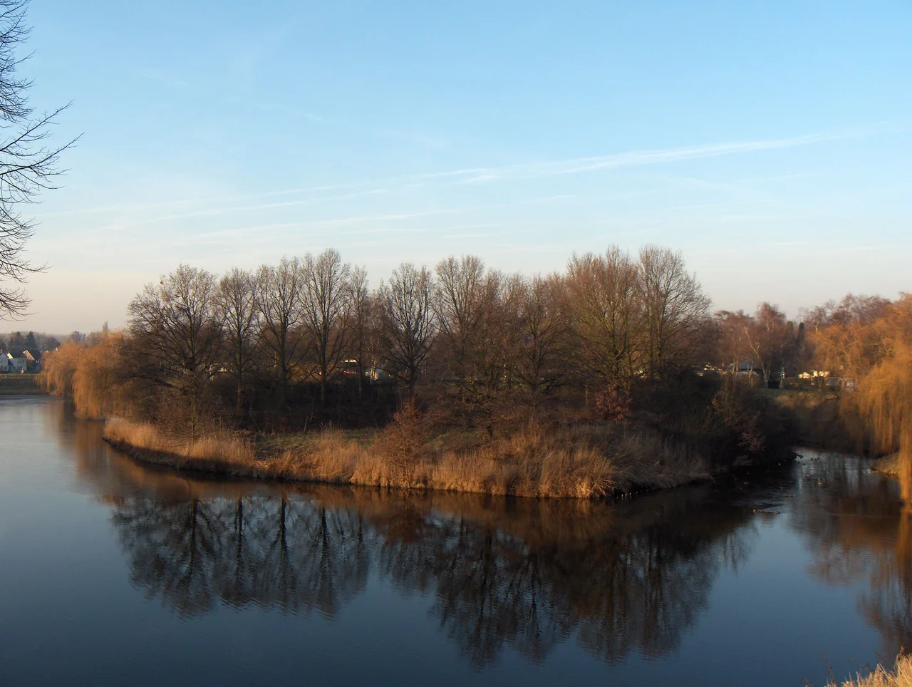 Beschreibung: Hulst (Niederlande, Prov. Zeeland), Ravelin im Nordostgraben der Stadtfestung
Datum: 15. Januar 2006
Fotograf: Friedrich Tellberg