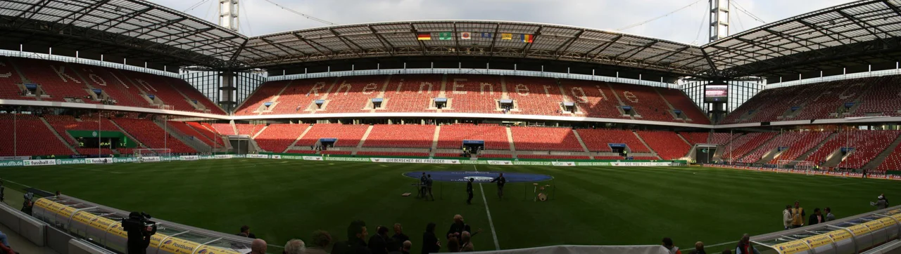 Panorama RheinEnergieStadion Köln von der Pressetribühne vor dem Länderspiel Deutschland - Rumänien