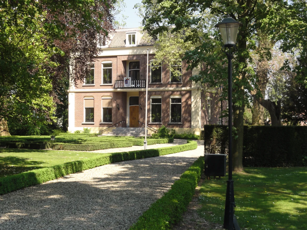 Dodewaard (Neder-betuwe) former town hall