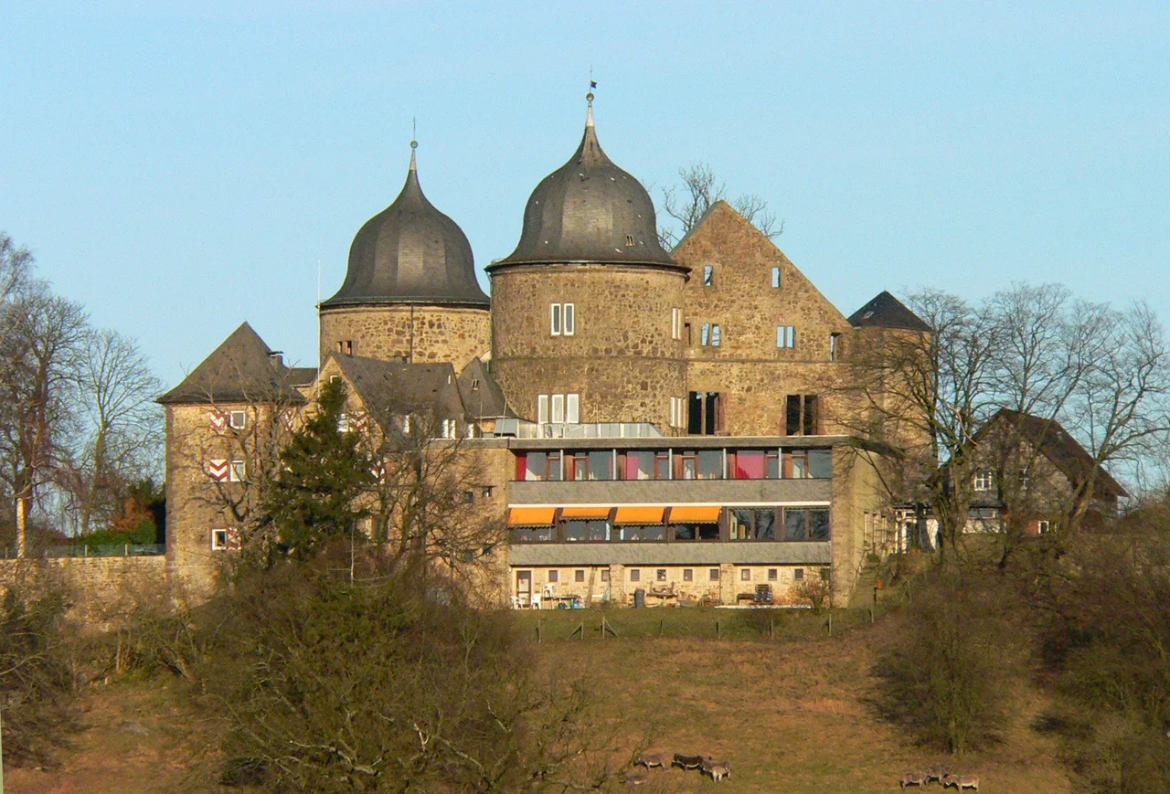 Sababurg im Reinhardswald (Hessen), Ansicht von Westen